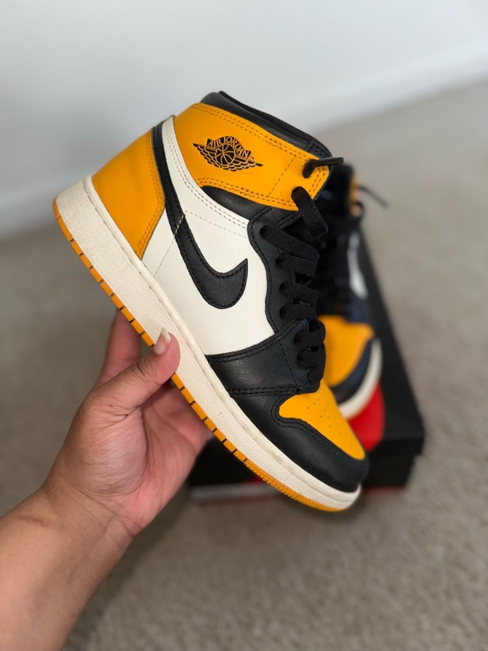 2022 Air Jordan 1 Retro High OG 'Yellow Toe'